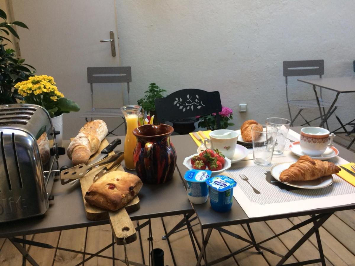 Hotel A La Tasse A Moustache Тонон-ле-Бен Екстериор снимка